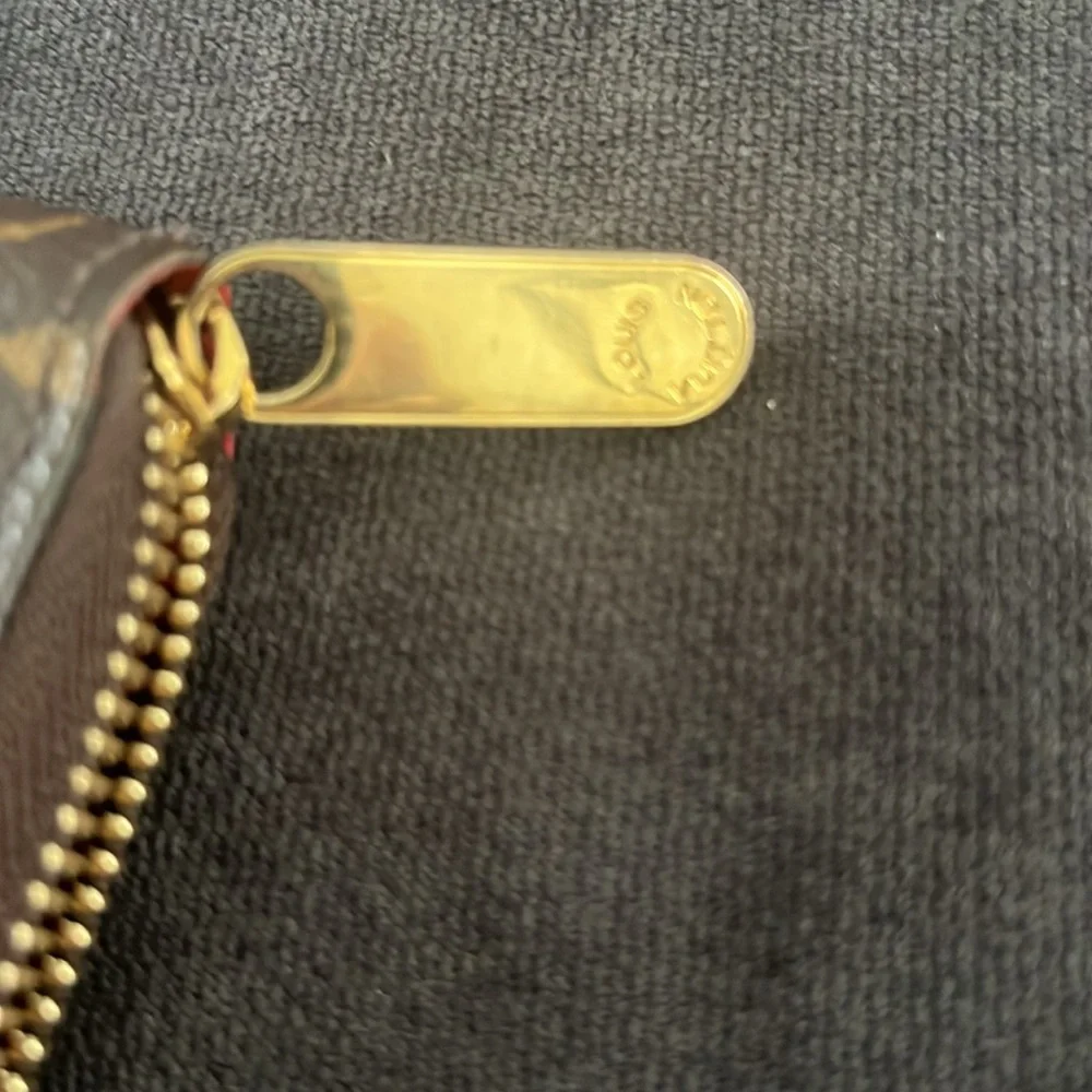 LV zippy wallet and box in great condition - Picture 4 of 5